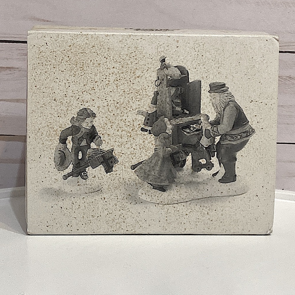 DEPARTMENT 56 - Christmas Bazaar Toy Vendor-Heritage Village-New England Village - Picture 8 of 9